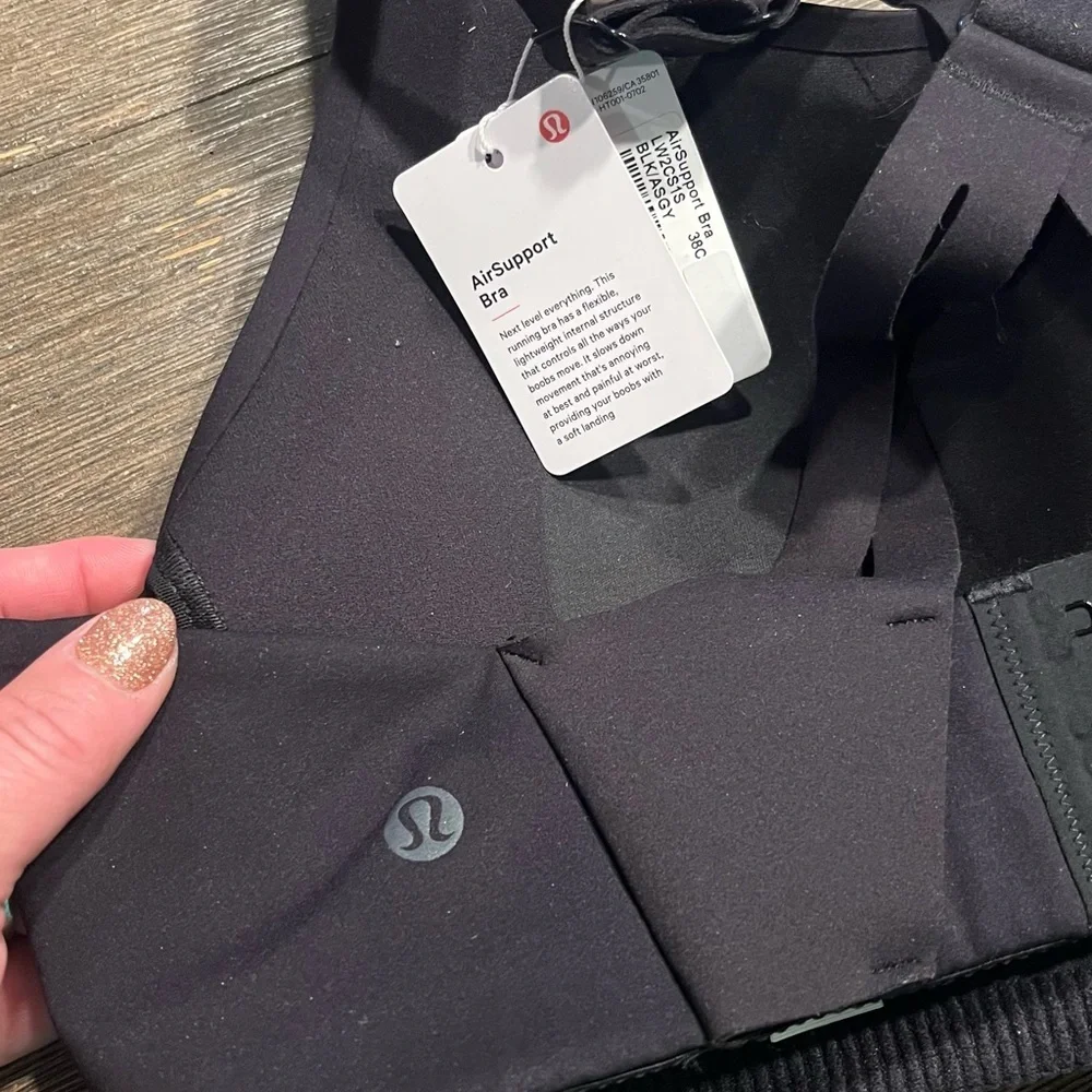 NWT! Lululemon AirSupport Black Ultralu Sports Bra 38C Running Support stretch